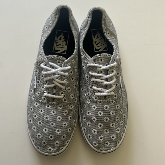 VANS Chambray Floral Authentic Lo Pro Womens Shoes - Picture 2 of 13
